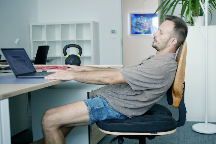 Tvôj TOP office: stolička, stôl, hrazda a kruhy?